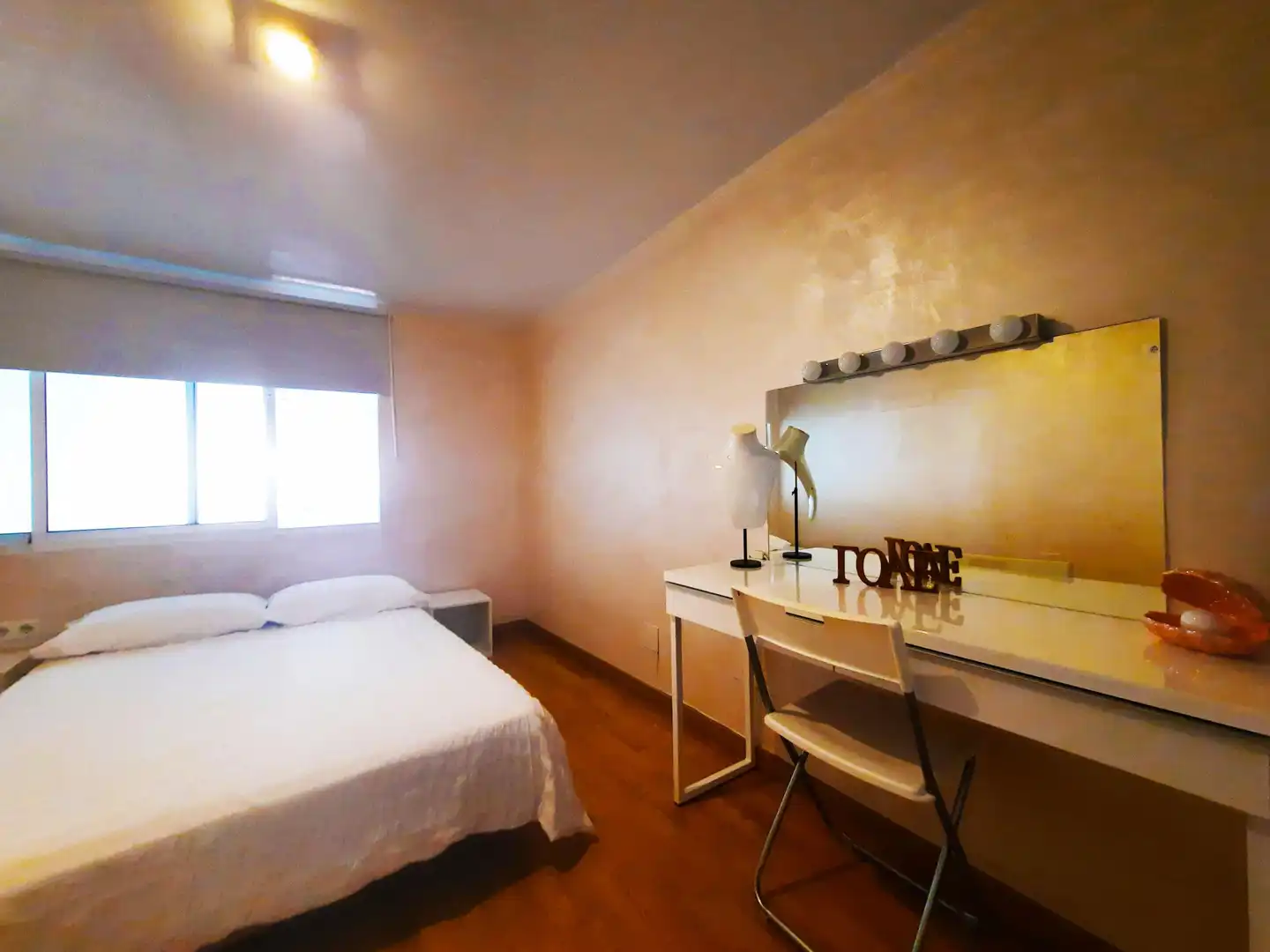 Habitación de Local en venta en Marbella con Aire acondicionado