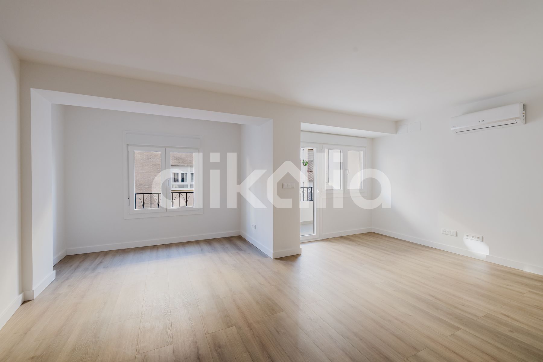 Living room of Flat for sale in Málaga Capital  with Air Conditioner, Terrace and Balcony