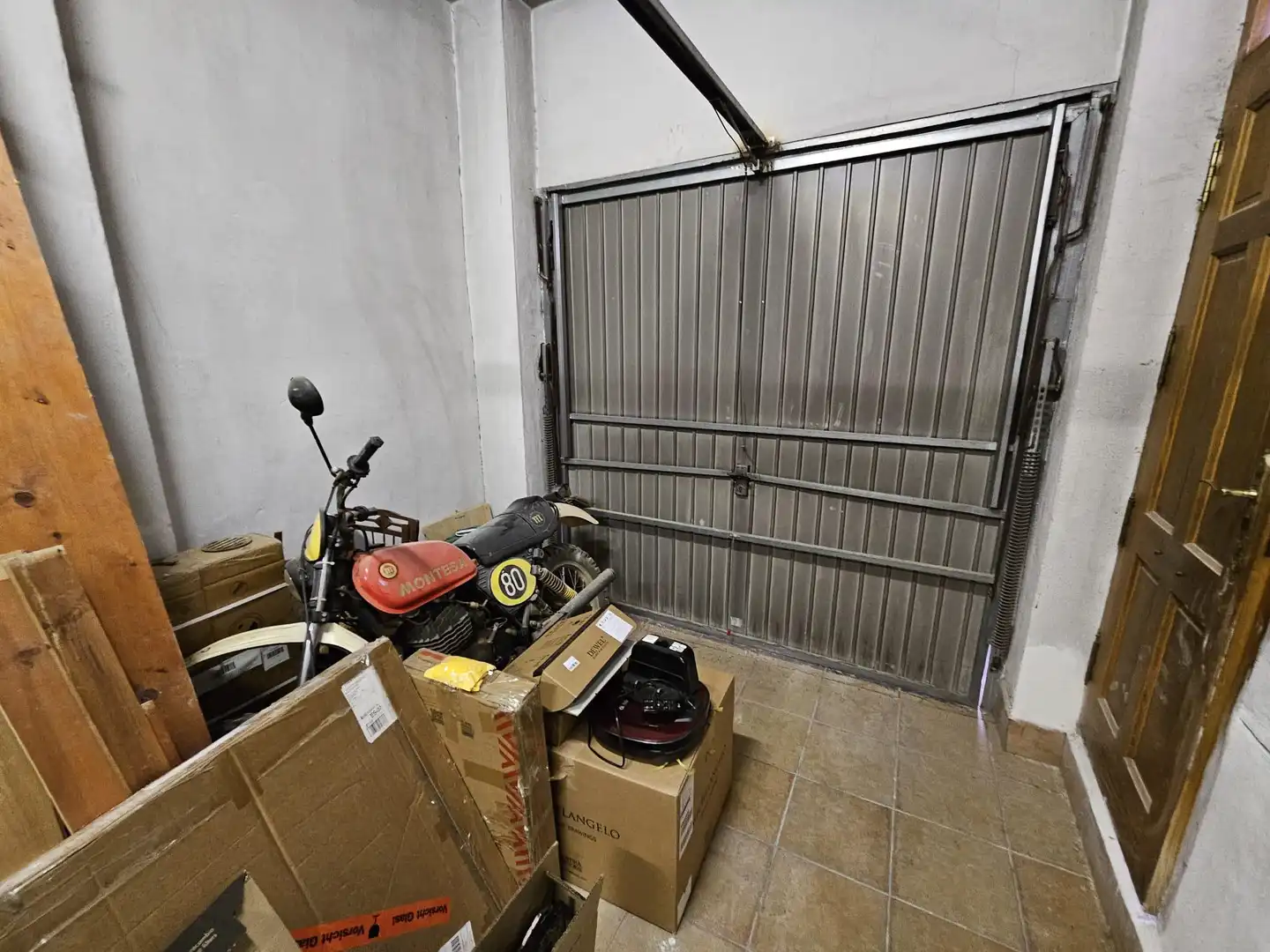 Casa adosada en venta en El Pinós / Pinoso