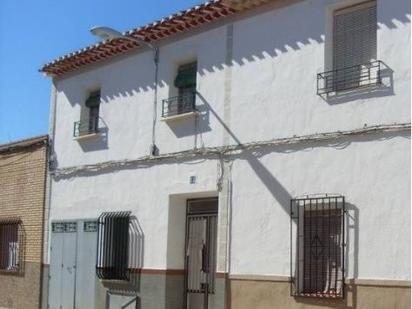 Exterior view of Single-family semi-detached for sale in Tomelloso  with Terrace