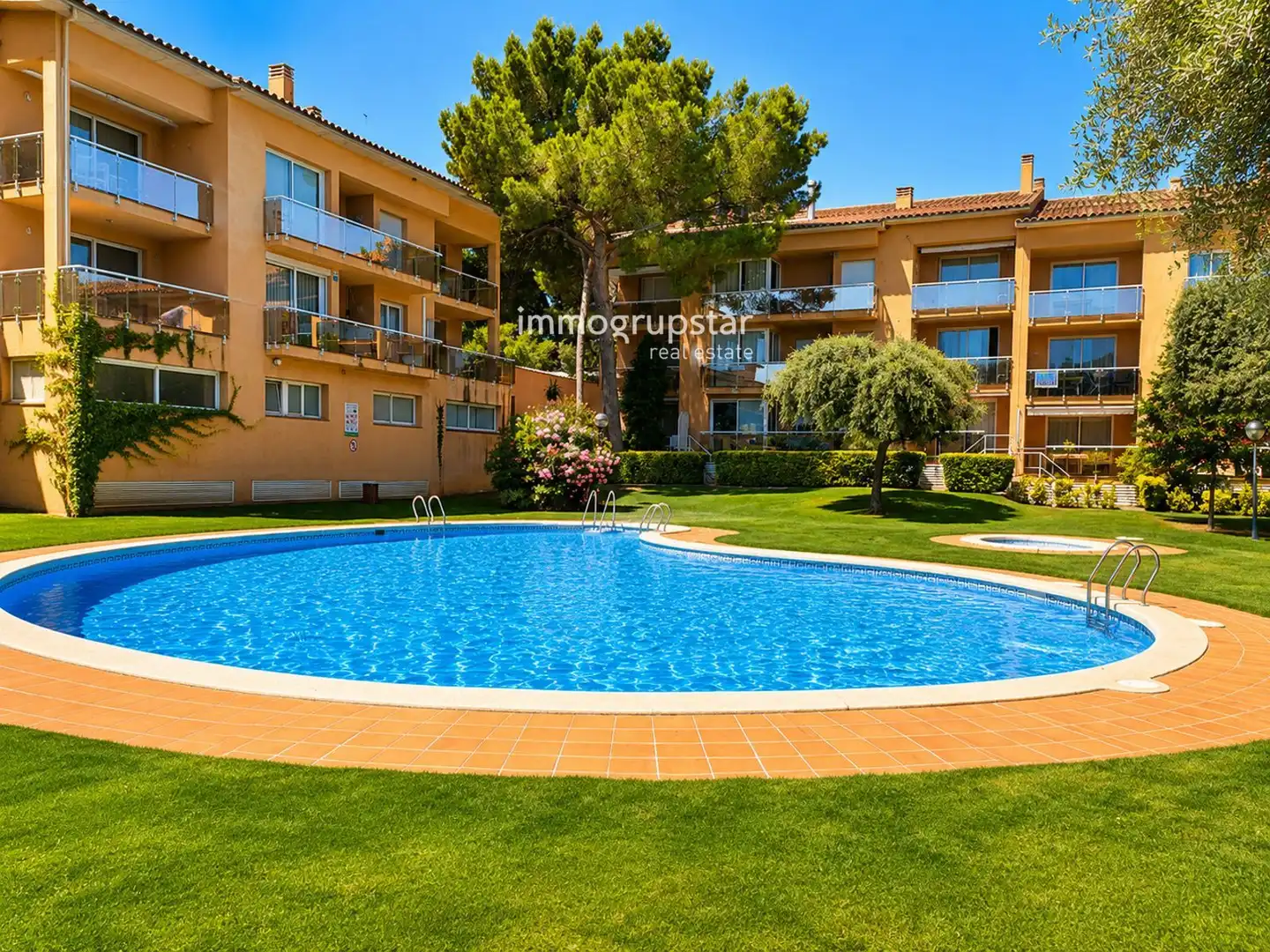 Swimming pool of Attic for sale in Pals  with Air Conditioner, Heating and Terrace