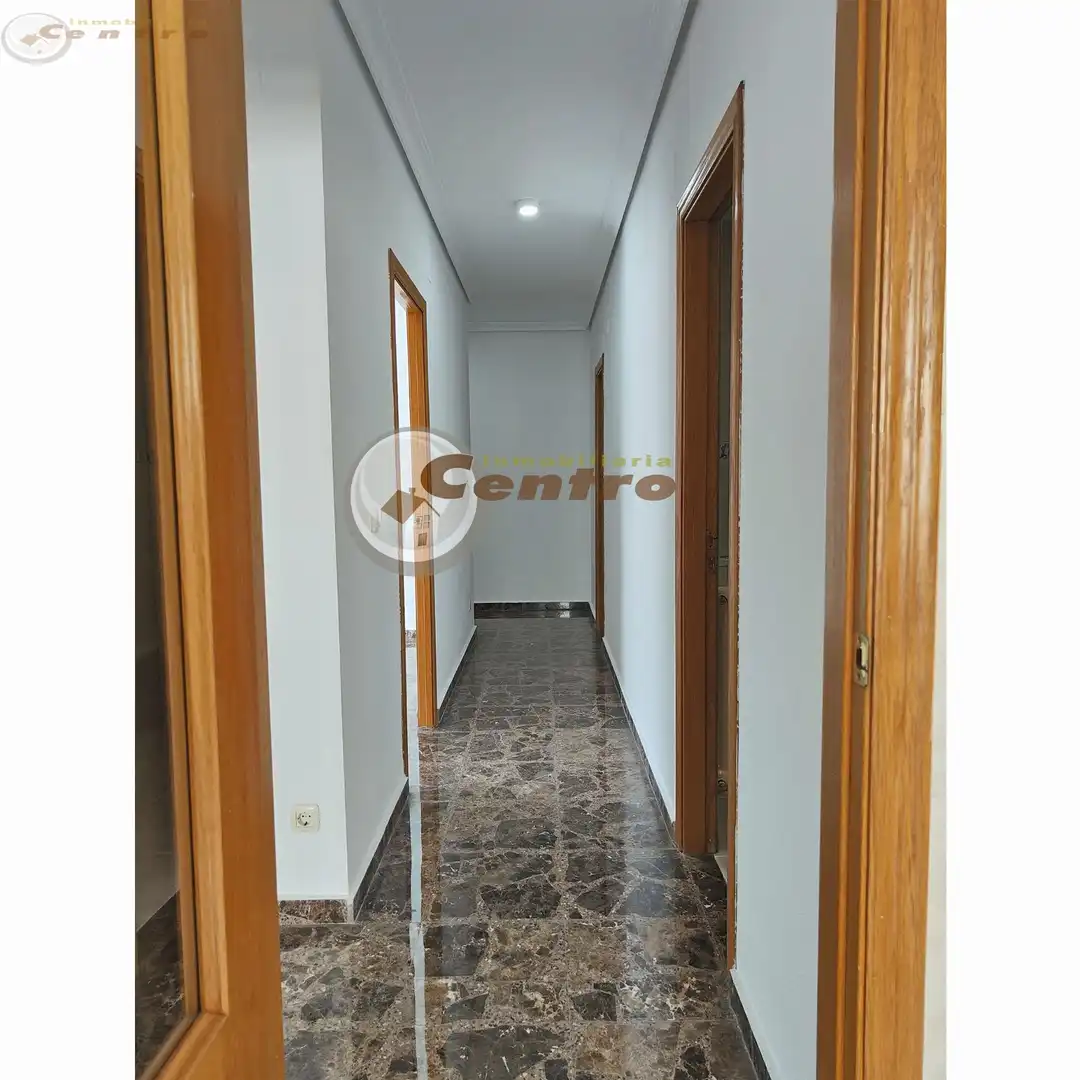 Piso en venta en Albacete con Calefacción, Terraza y Trastero