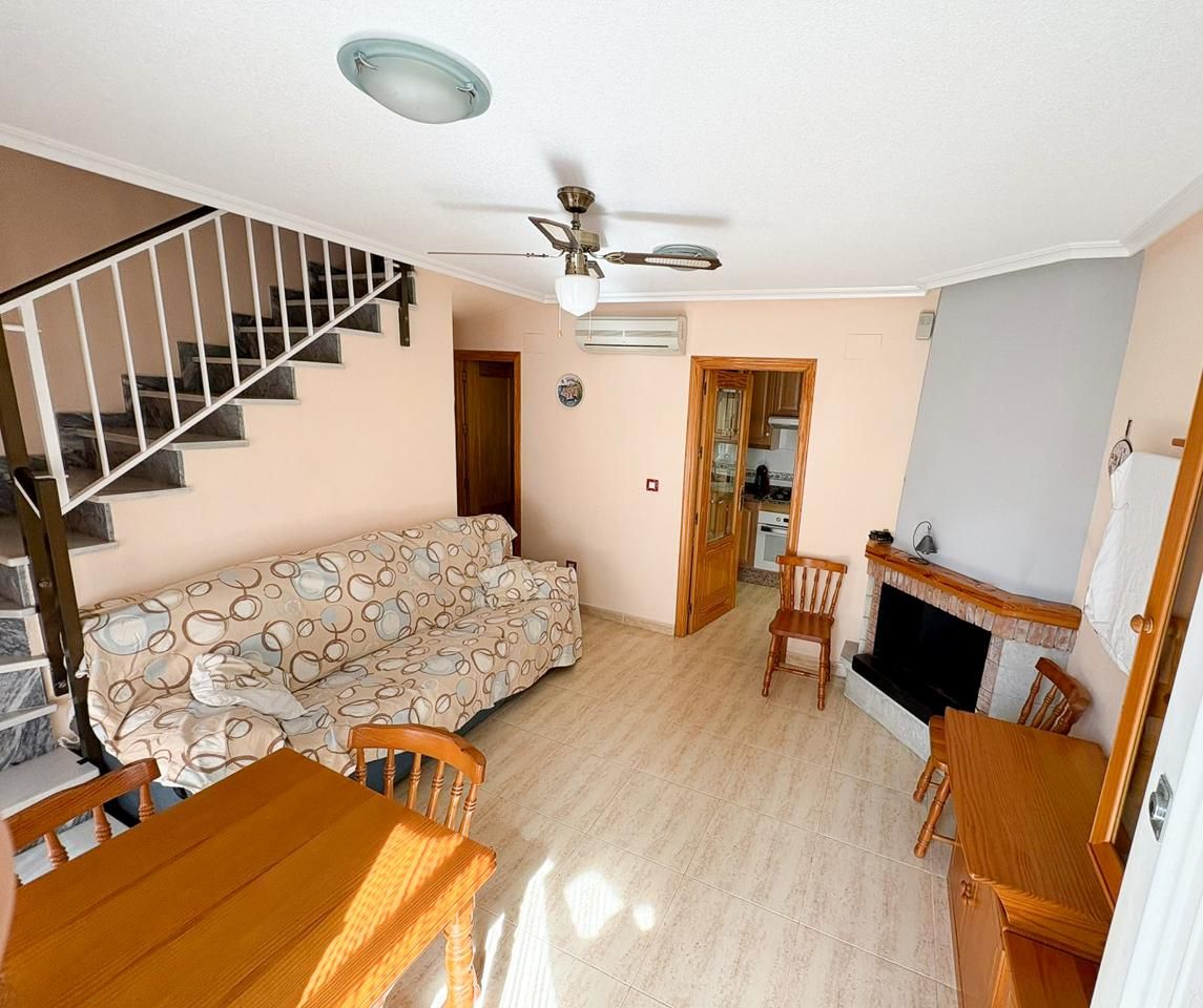 Sala d'estar de Casa o xalet de lloguer en Santa Pola amb Aire condicionat, Terrassa i Balcó
