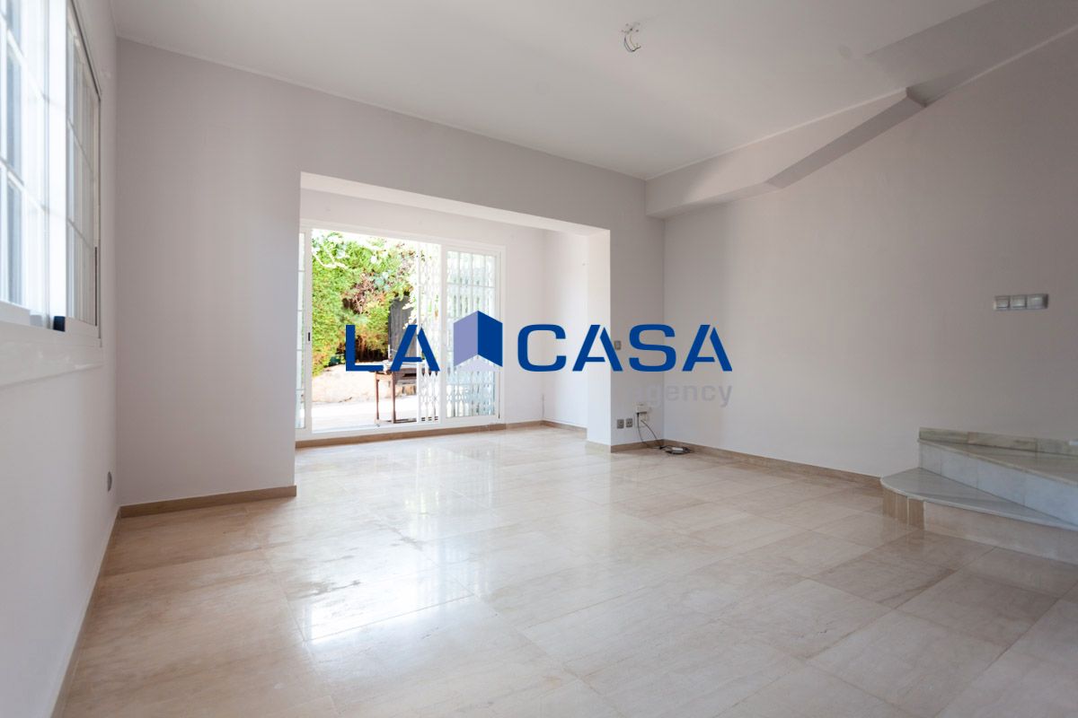 Living room of Single-family semi-detached for sale in Calafell  with Air Conditioner, Terrace and Swimming Pool