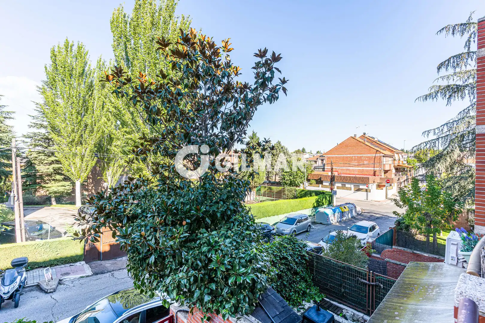 Jardín de Piso en venta en Las Rozas de Madrid con Calefacción, Jardín privado y Piscina