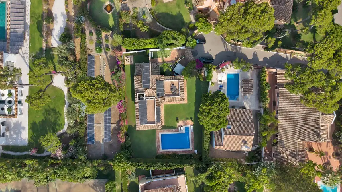 Jardí de Casa o xalet en venda en Marbella amb Aire condicionat, Calefacció i Jardí privat