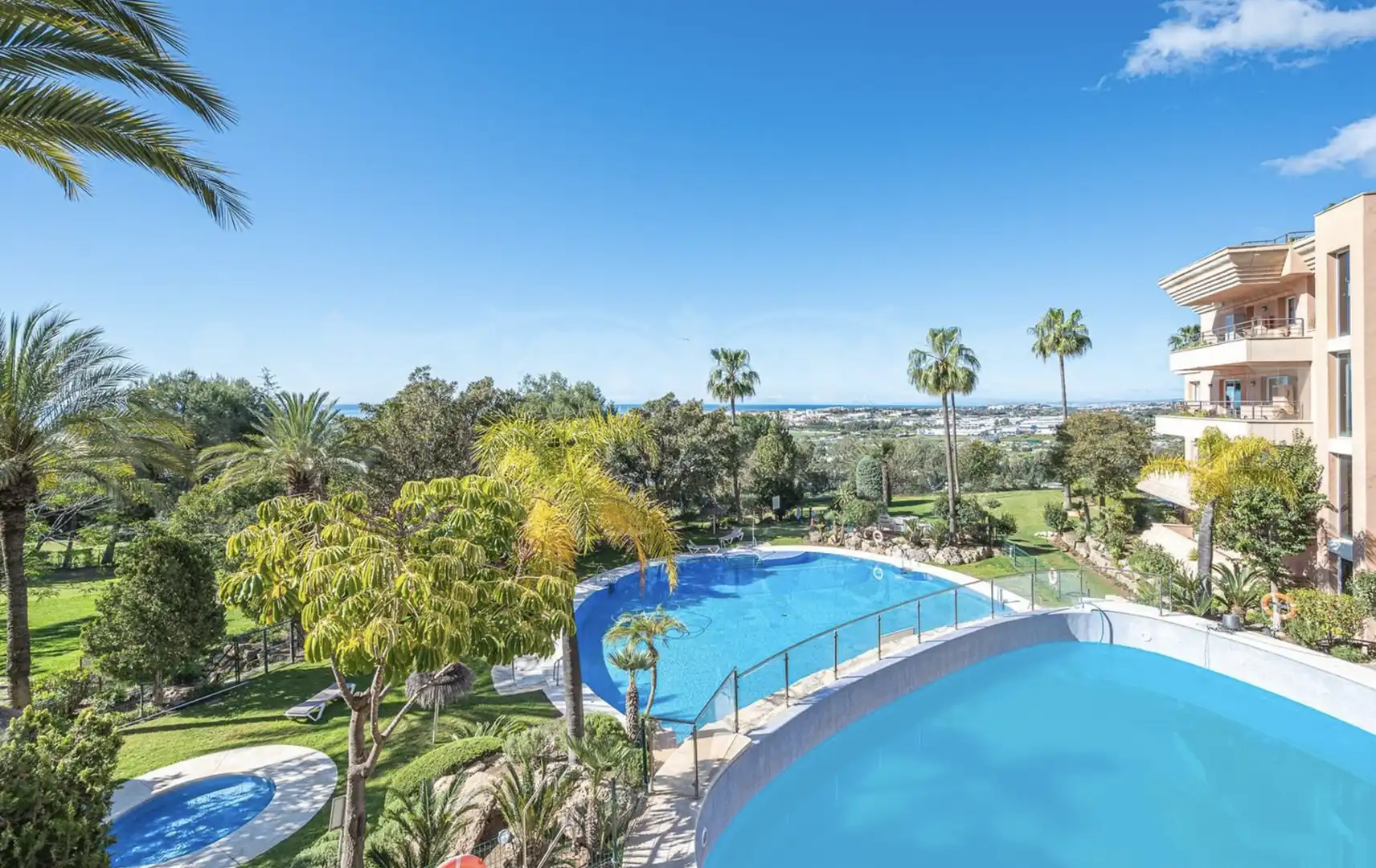Piscina de Apartamento de alquiler en Marbella con Aire acondicionado, Calefacción y Terraza