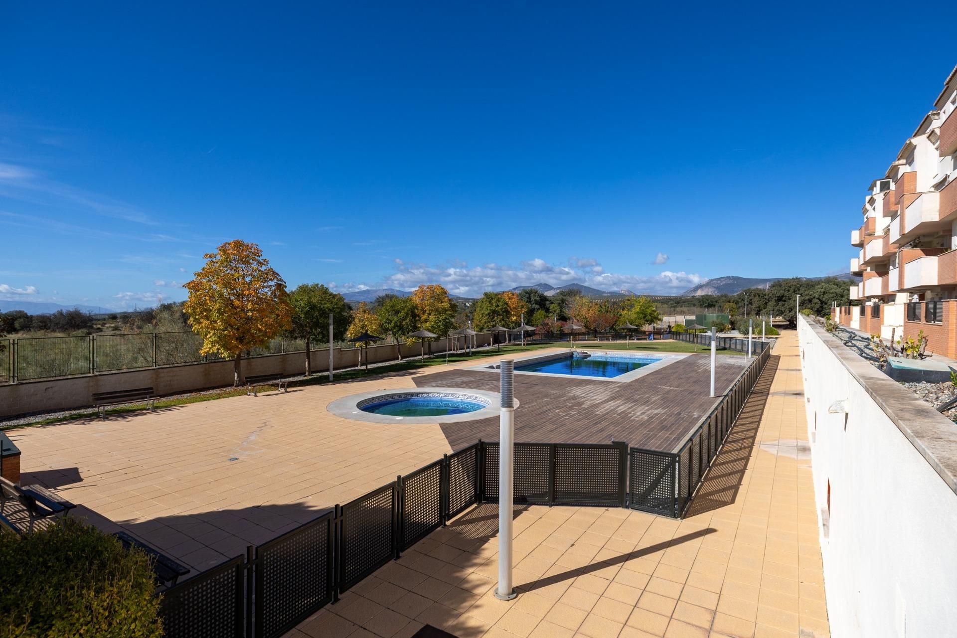 Piscina de Pis en venda en Atarfe amb Aire condicionat, Calefacció i Terrassa
