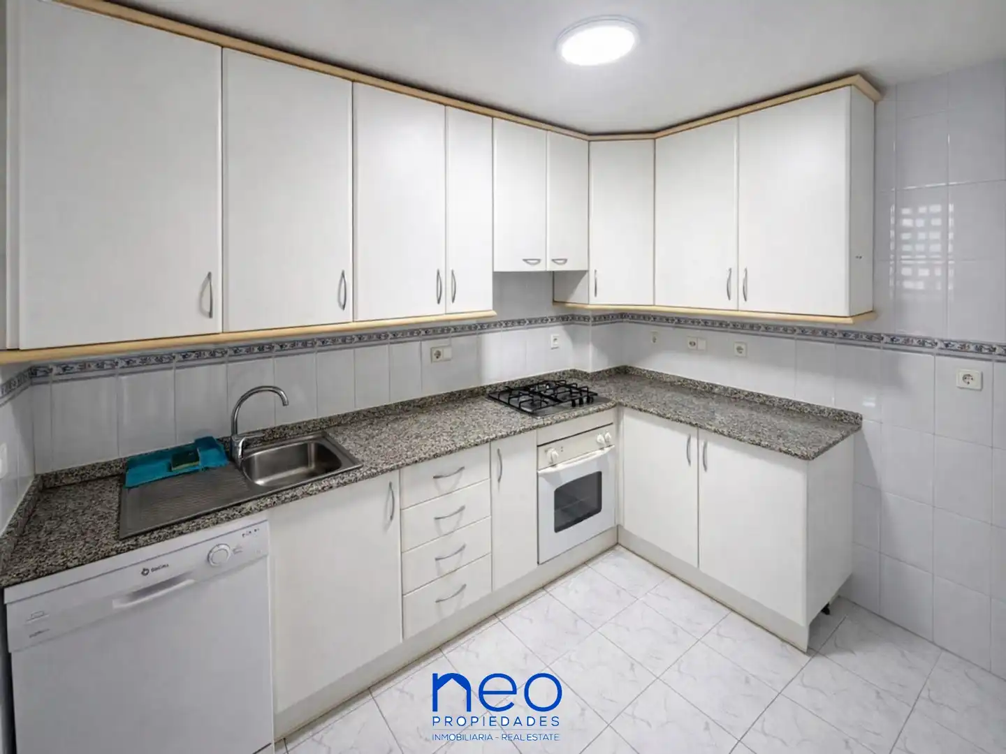 Apartment with pool for sale in Avenida de El Albir 67, imagen 3