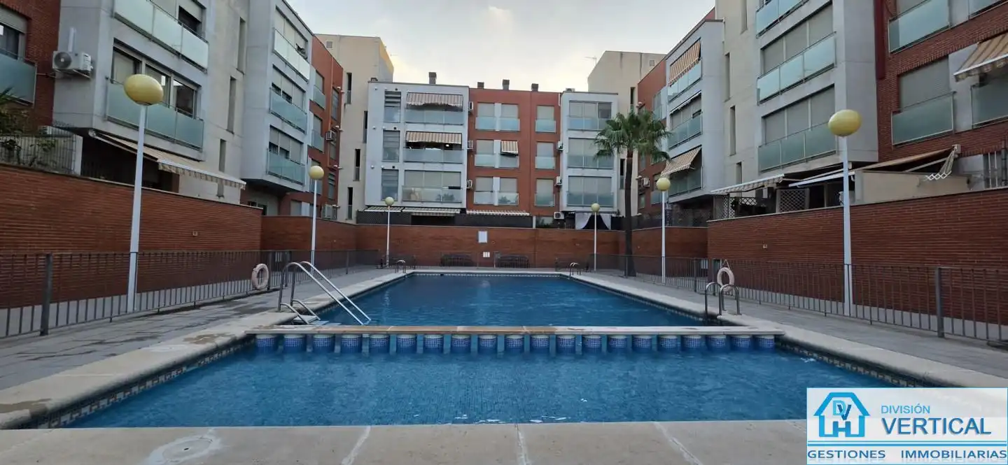 Piscina de Piso en venta en Manises con Aire acondicionado, Calefacción y Trastero