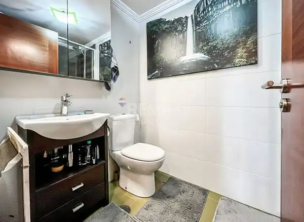 Baño de Piso en venta en Vigo  con Calefacción y Trastero