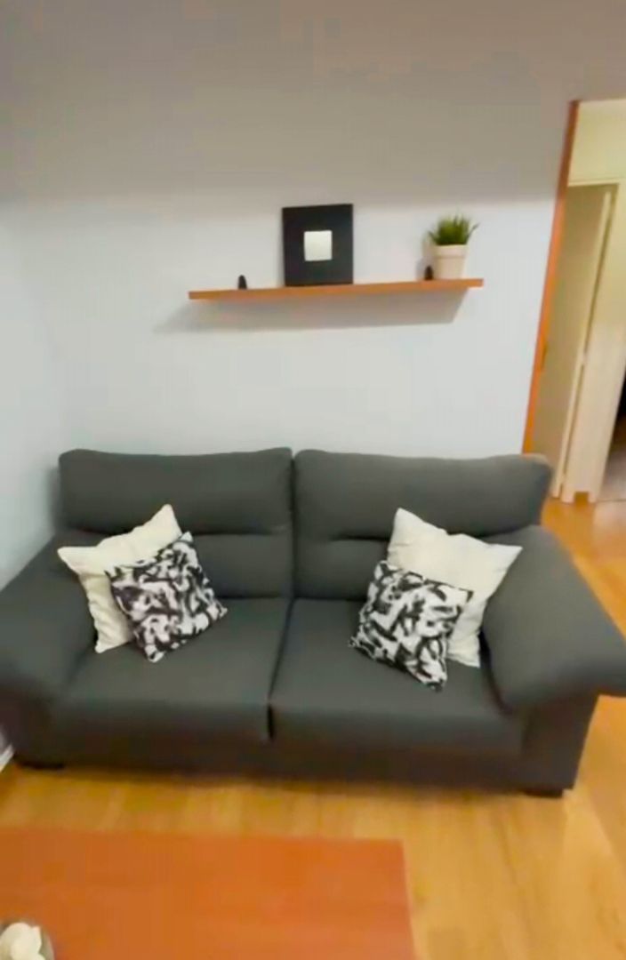 Sala d'estar de Pis de lloguer en Santander amb Calefacció, Parquet i Terrassa