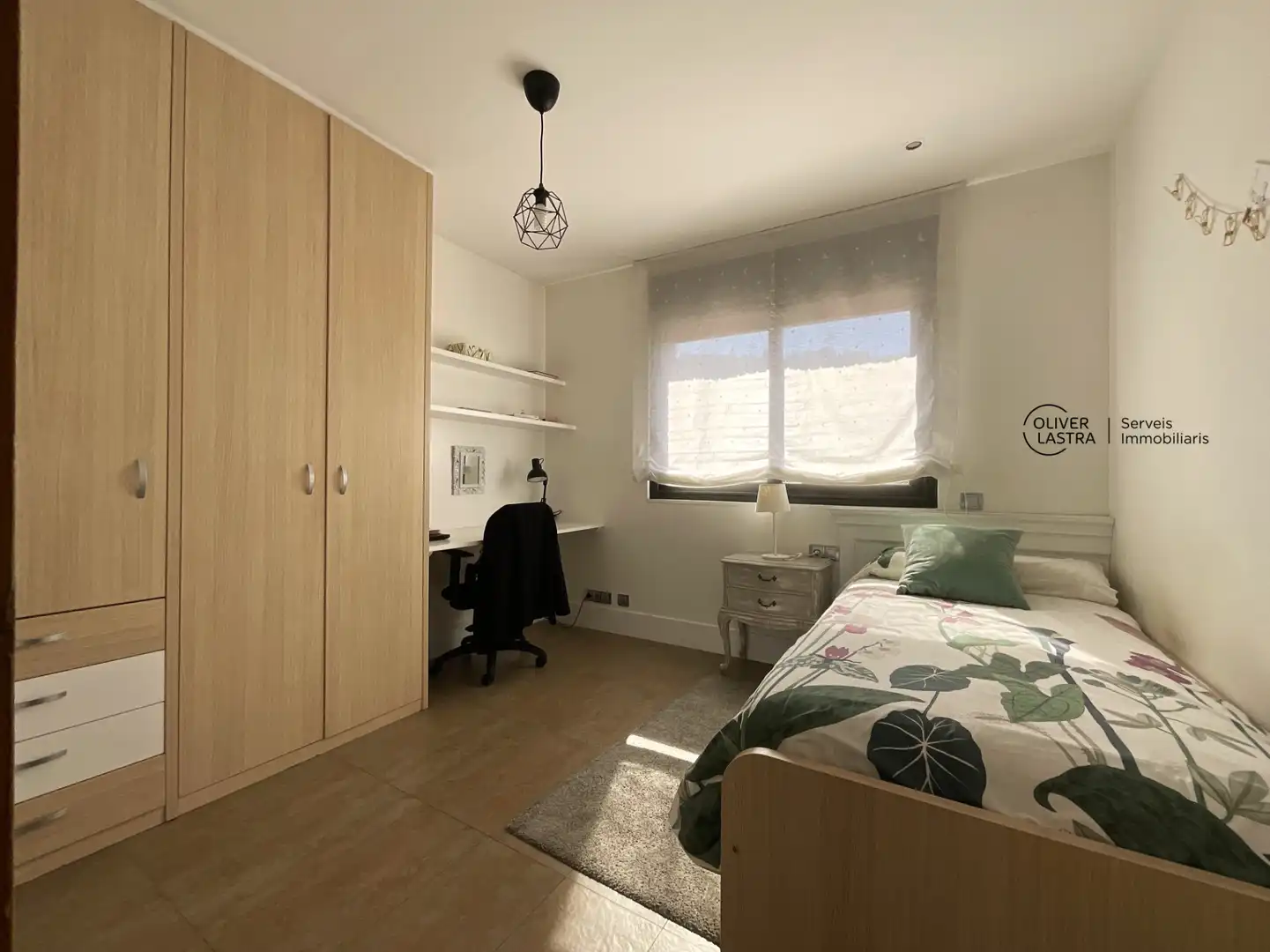 Habitación de Casa o chalet en venta en Corbera de Llobregat con Aire acondicionado, Calefacción y Jardín privado