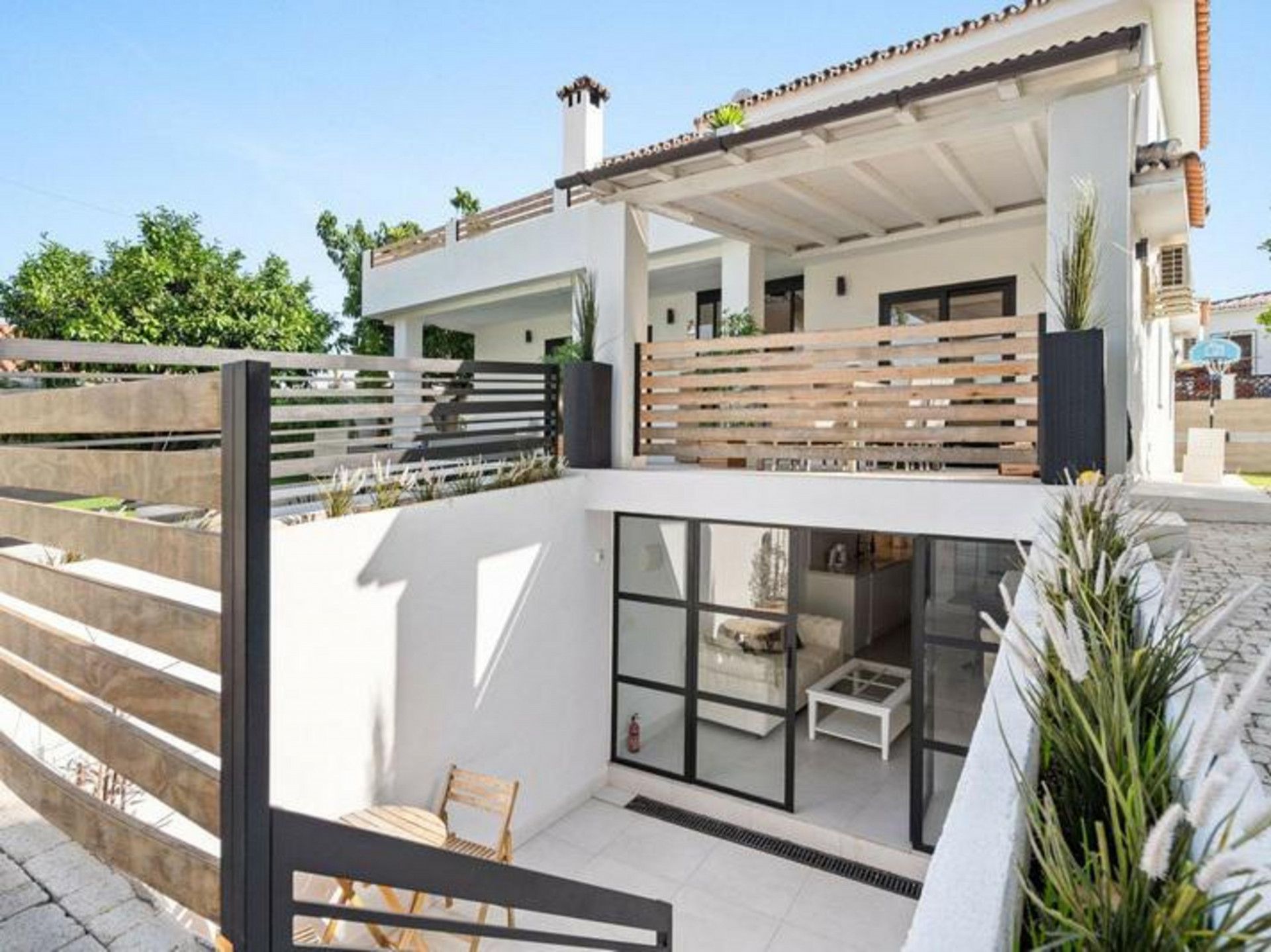 Exterior view of House or chalet for sale in Marbella  with Air Conditioner, Private garden and Terrace