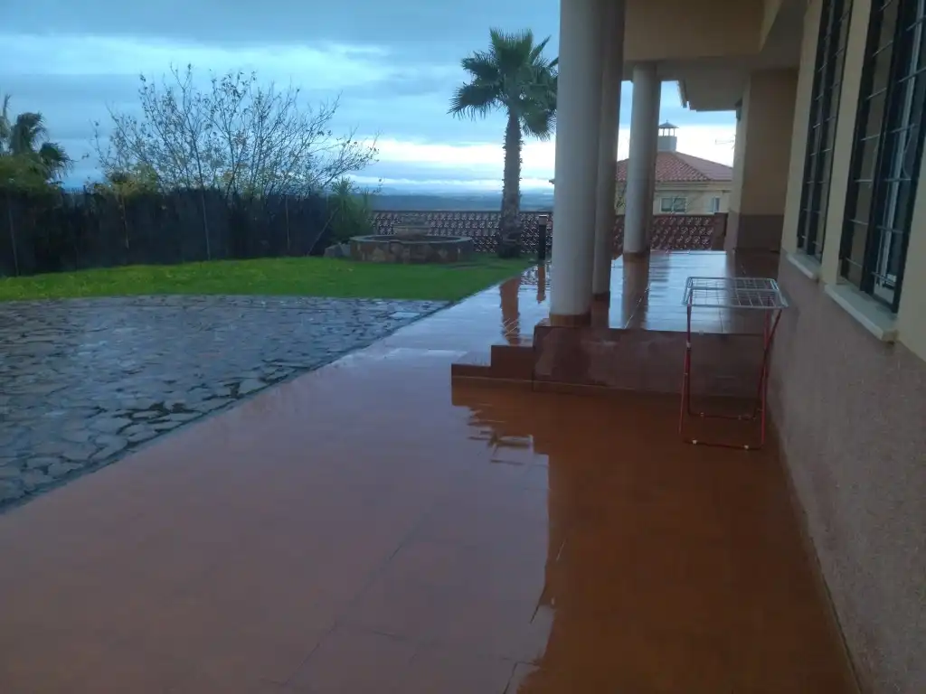 Piscina de Casa o xalet en venda en Medellín amb Aire condicionat, Calefacció i Jardí privat