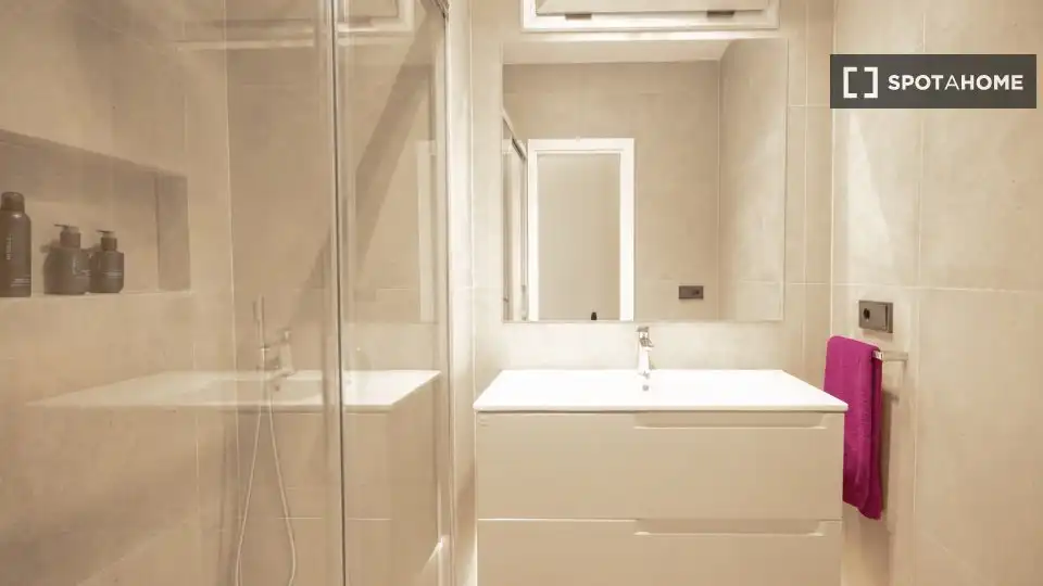 Bany de Apartament per a compartir en Las Palmas de Gran Canaria amb Aire condicionat, Terrassa i Moblat