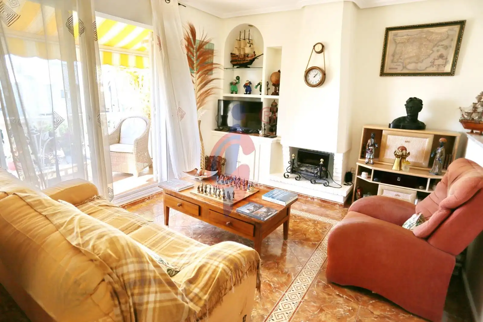 Wohnzimmer von Dachboden zum Verkauf in Guardamar del Segura mit Klimaanlage, Heizung und Terrasse