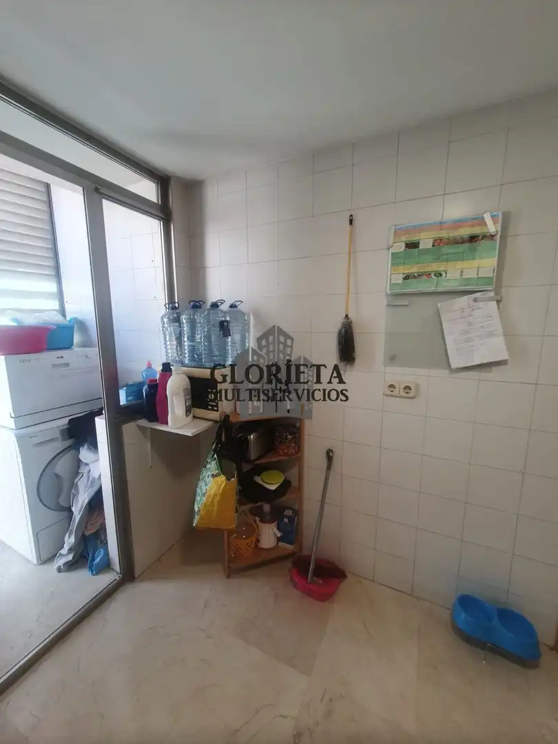 Cocina de Piso en venta en Vigo  con Calefacción, Trastero y Amueblado