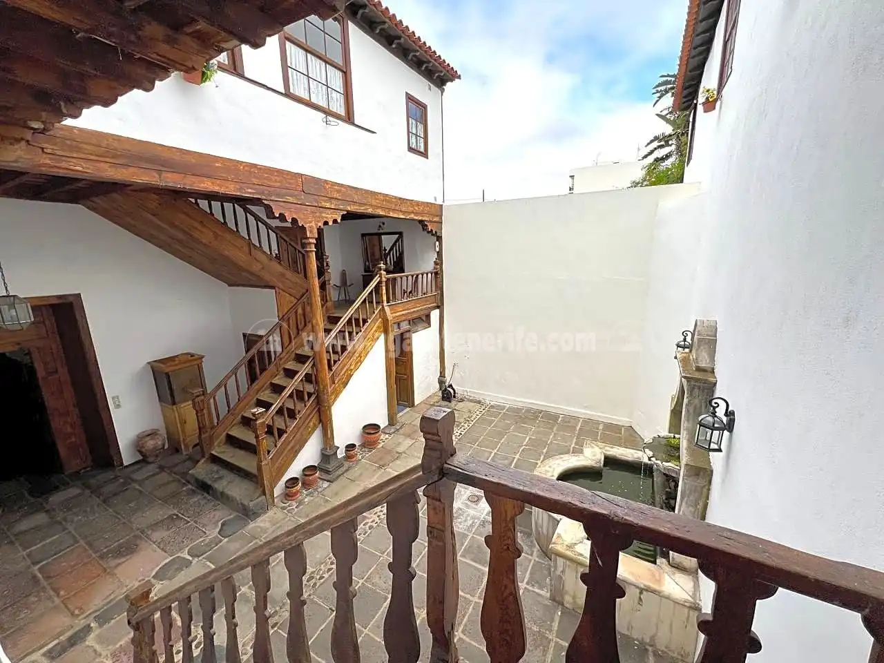 Vista exterior de Casa o xalet en venda en Icod de los Vinos amb Jardí privat, Terrassa i Piscina