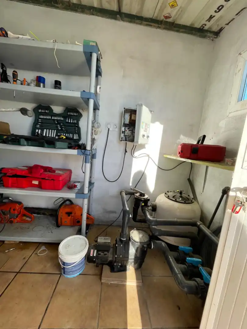 Houses for sale in Pedralba  with Air Conditioner, Swimming Pool and Alarm