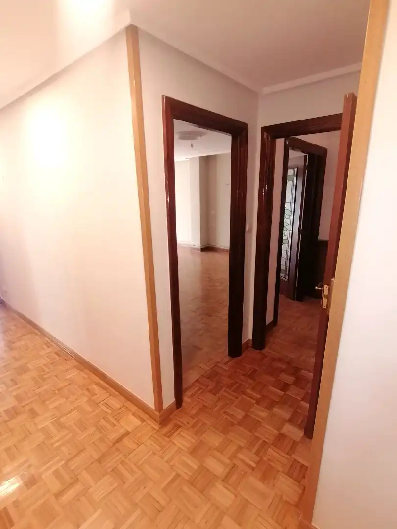 Wohnung zur Miete in Gijón  mit Heizung, Parkett und Terrasse