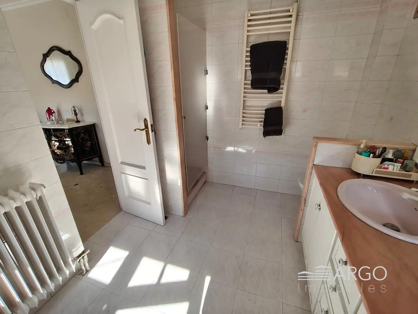 Bany de Casa o xalet en venda en Montcada i Reixac amb Aire condicionat i Jardí privat