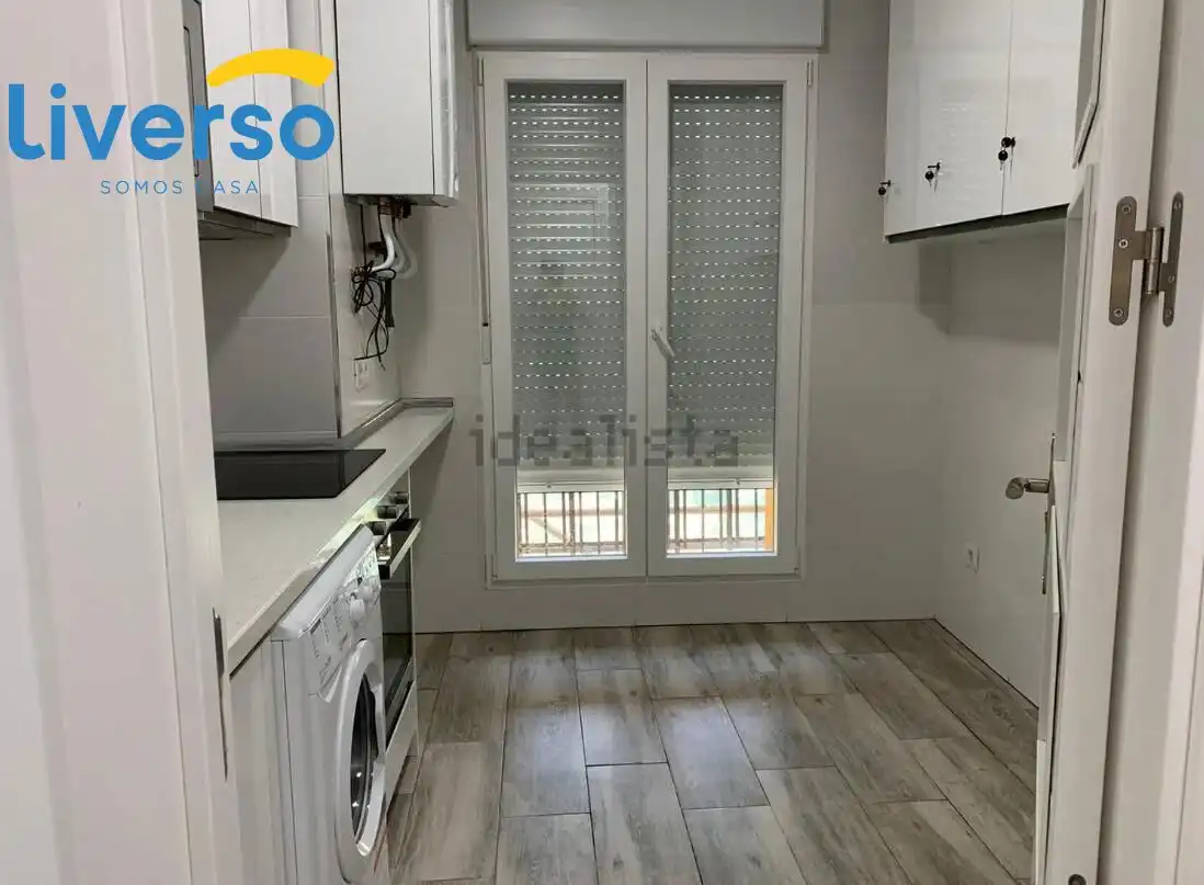Cuina de Pis per a compartir en Burgos amb Calefacció, Terrassa i Moblat