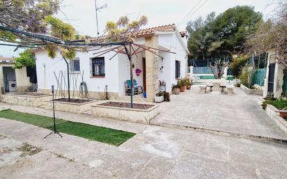 Vista exterior de Casa o xalet en venda en Cunit amb Aire condicionat i Terrassa