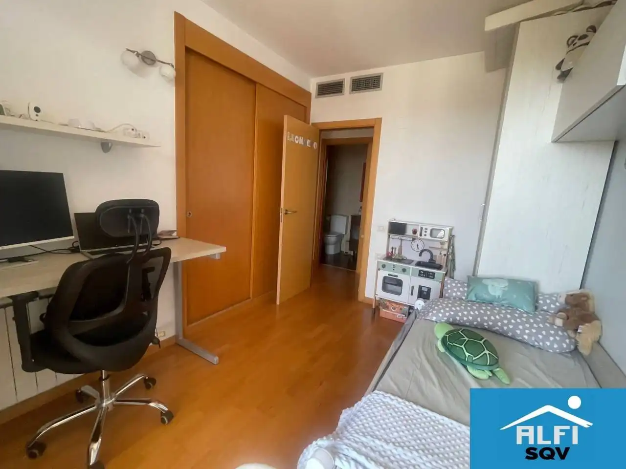 Habitación de Ático en venta en Barberà del Vallès con Aire acondicionado, Calefacción y Parquet