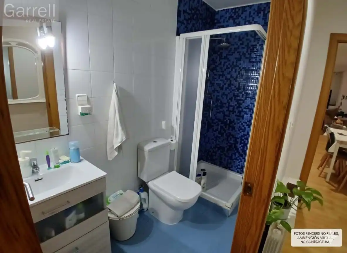 Badezimmer von Wohnung zum Verkauf in Terrassa mit Terrasse und Balkon