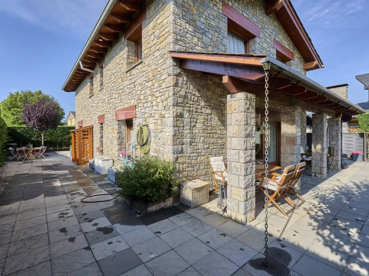 Vista exterior de Casa o chalet en venta en Puigcerdà con Calefacción, Jardín privado y Parquet