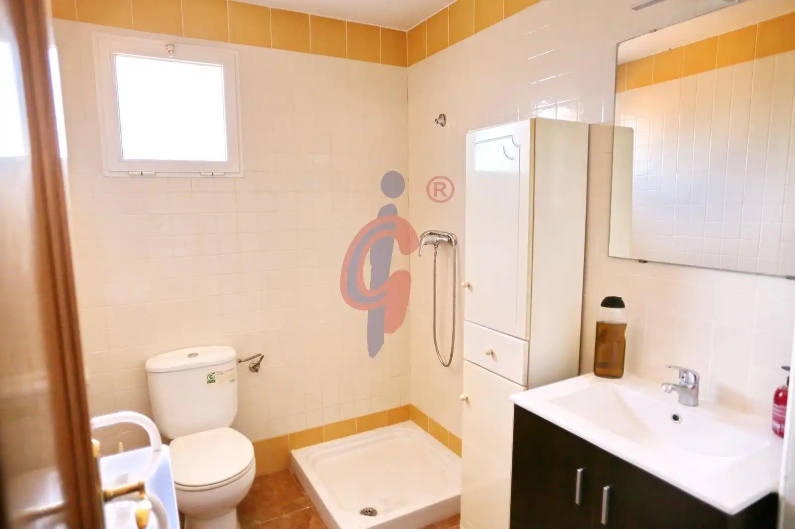Bany de Planta baixa en venda en Guardamar del Segura amb Terrassa, Moblat i Piscina comunitària