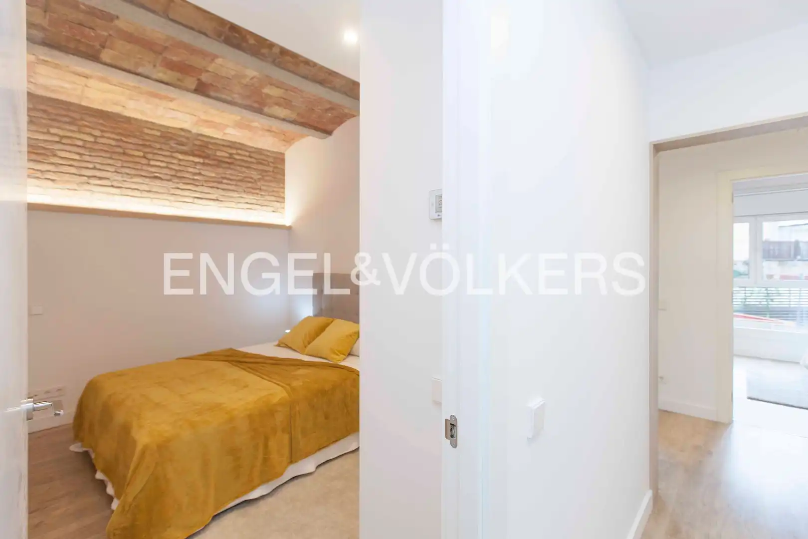 Bedroom of Flat for sale in Barcelona  with Air Conditioner, Heating and Parquet flooring