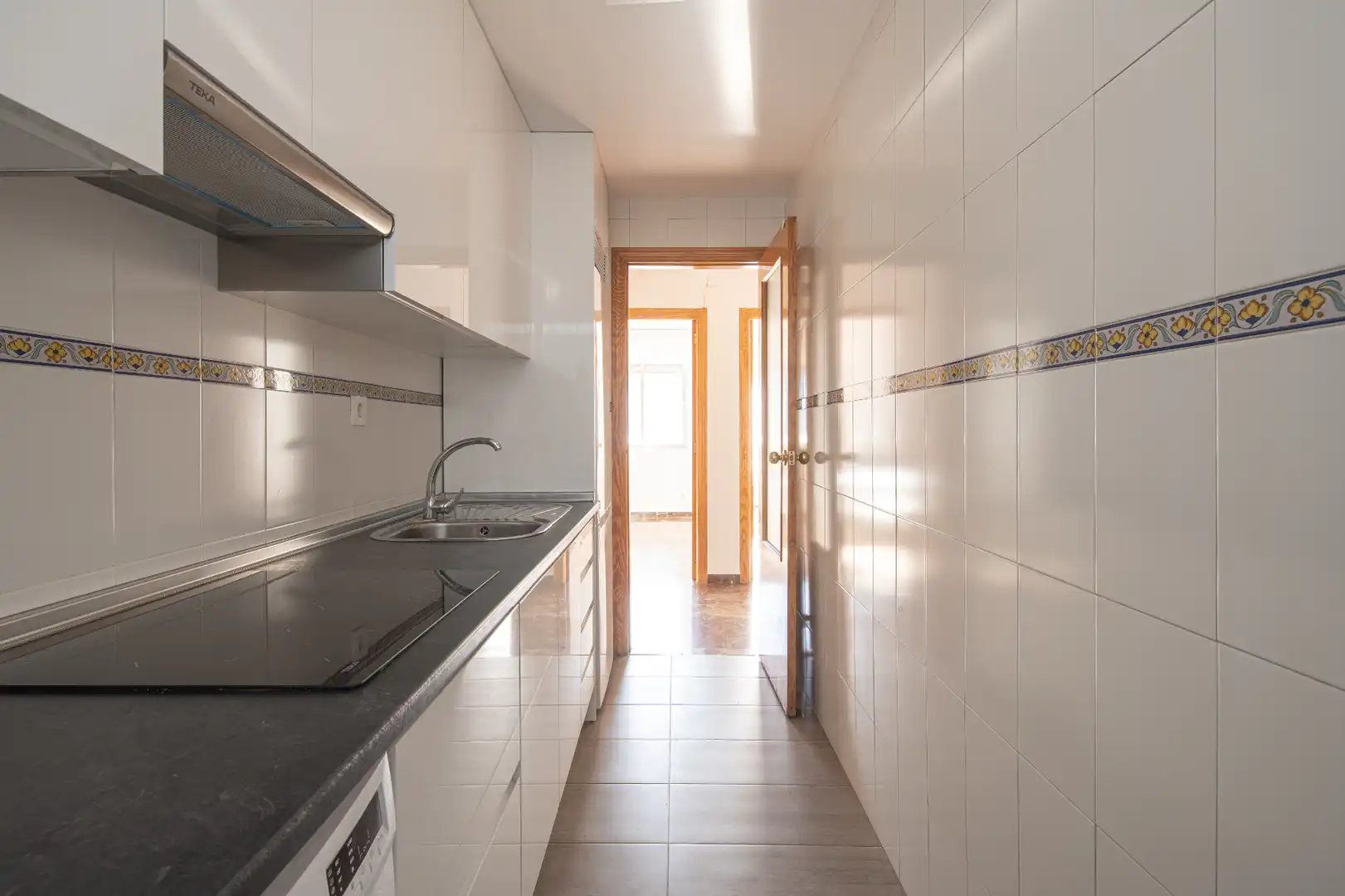 Cuina de Pis en venda en Cenes de la Vega amb Aire condicionat, Moblat i Balcó