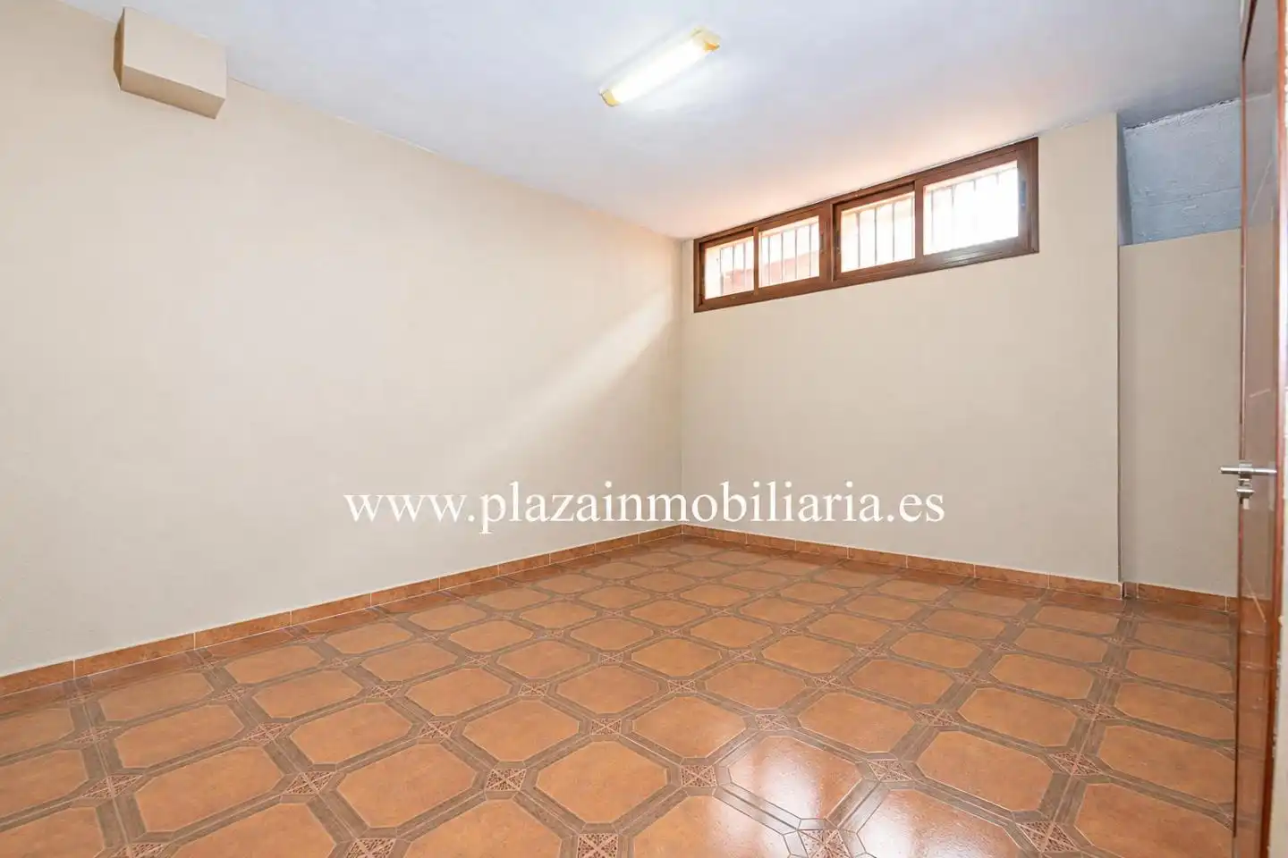 Casa amb balcó en venda a Jardin Lucena, imagen 37