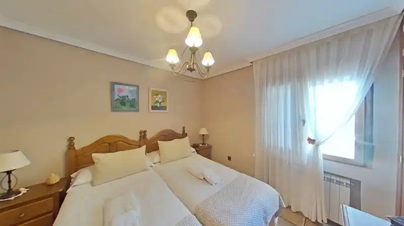 Habitación de Casa o chalet en venta en Bustarviejo con Calefacción, Parquet y Terraza