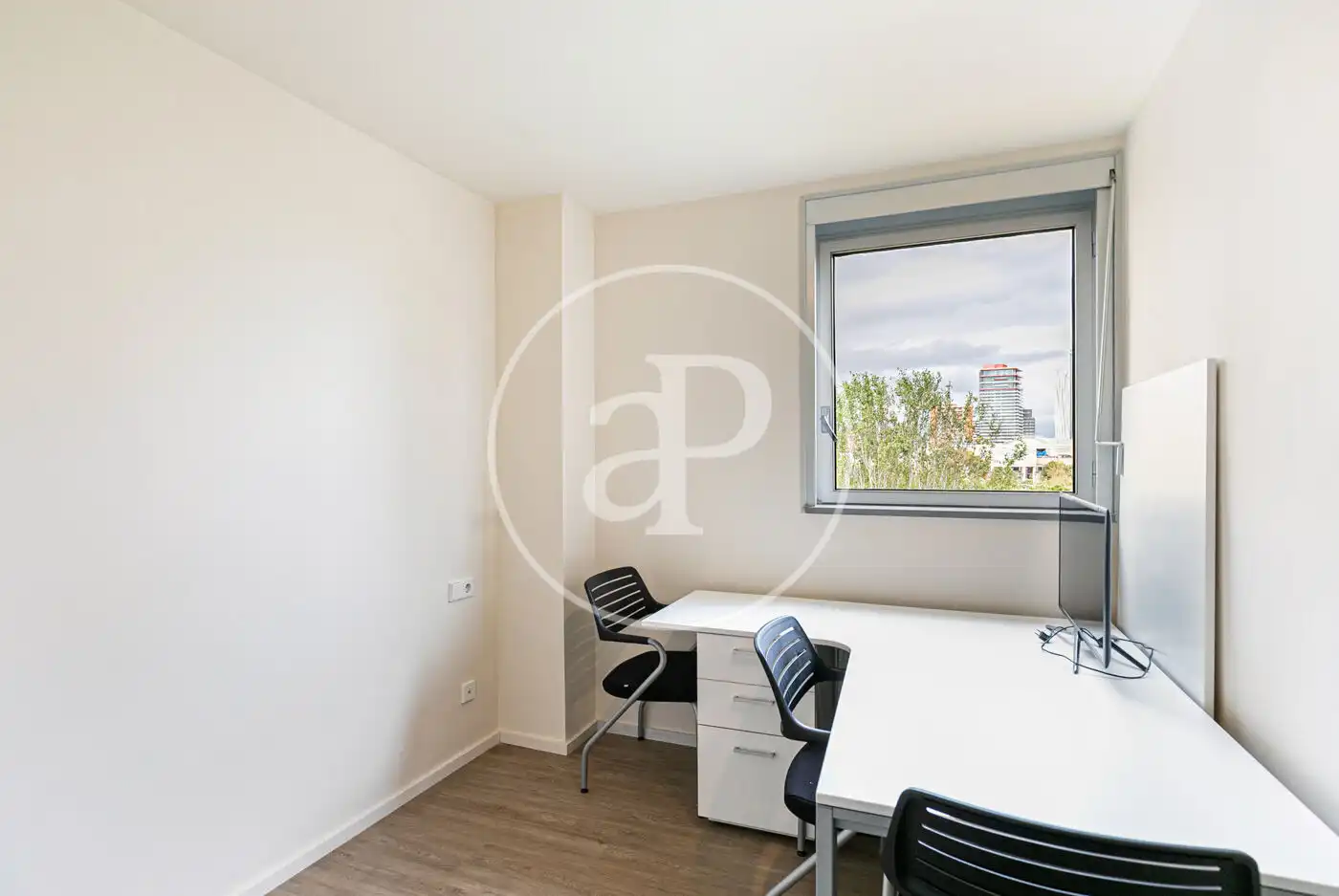 Wohnung zum Verkauf in Barcelona mit Klimaanlage, Heizung und Terrasse
