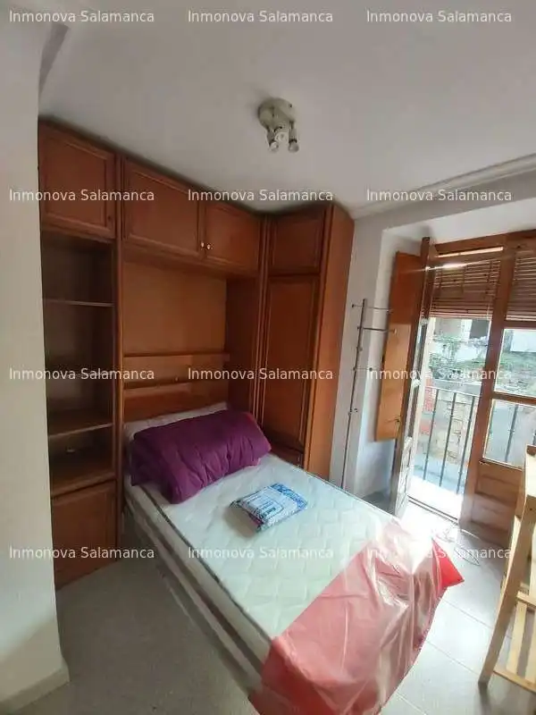 Habitación de Apartamento de alquiler en Salamanca con Calefacción y Amueblado