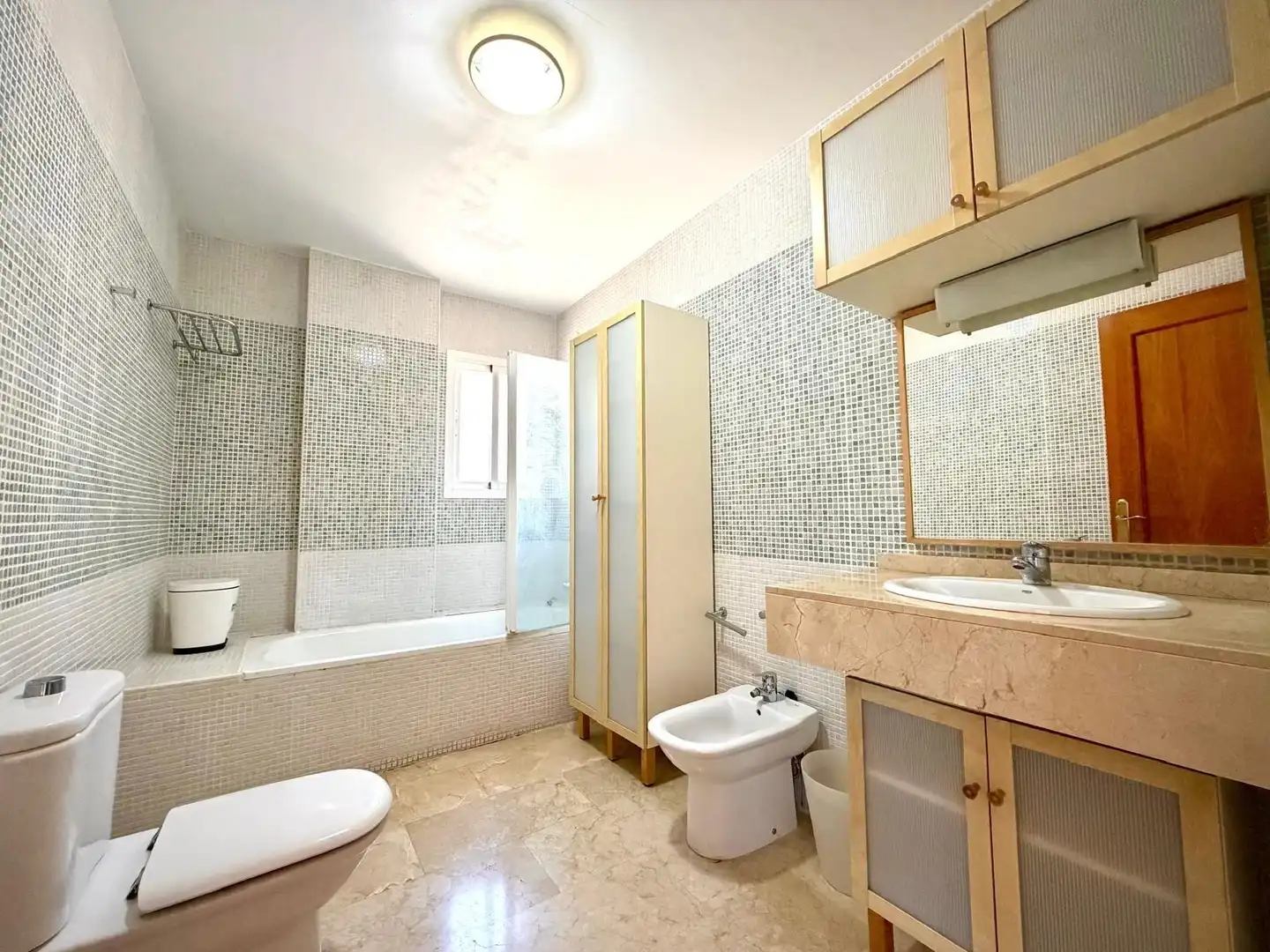Baño de Piso en venta en Benalmádena con Aire acondicionado, Jardín privado y Terraza