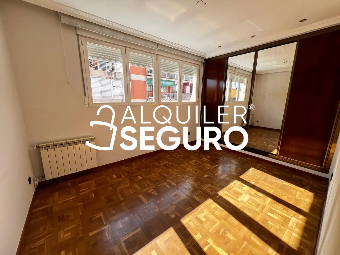 Flat for rent in Madrid  with Heating