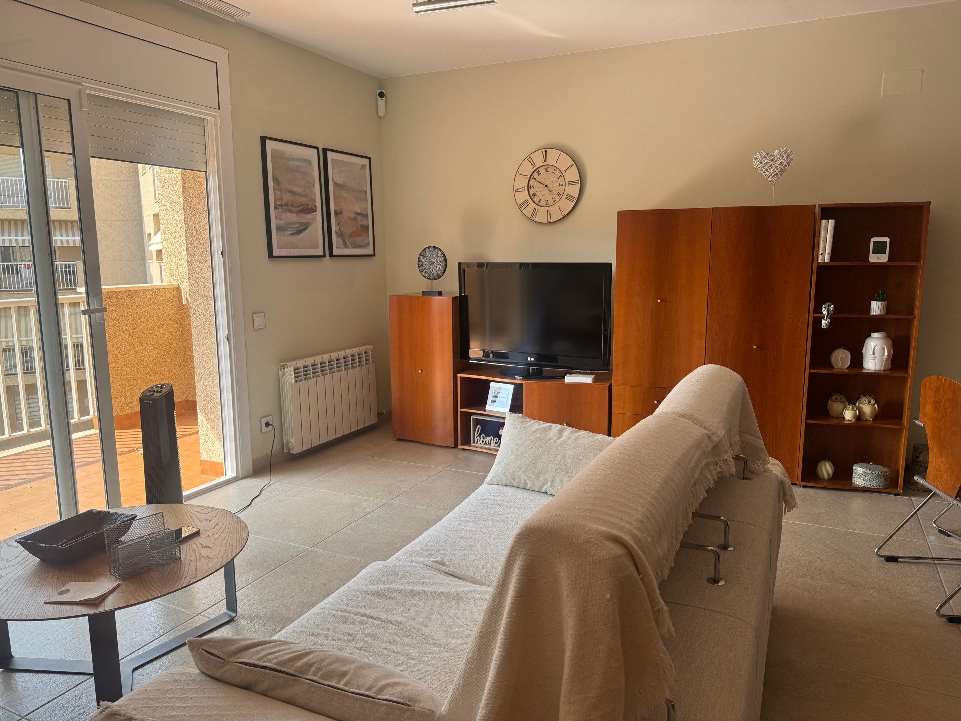 Sala d'estar de Pis de lloguer en Figueres amb Calefacció, Terrassa i Moblat