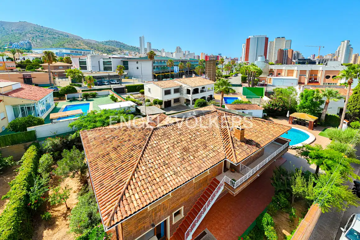Vista exterior de Casa o chalet en venta en Benidorm con Aire acondicionado, Jardín privado y Piscina