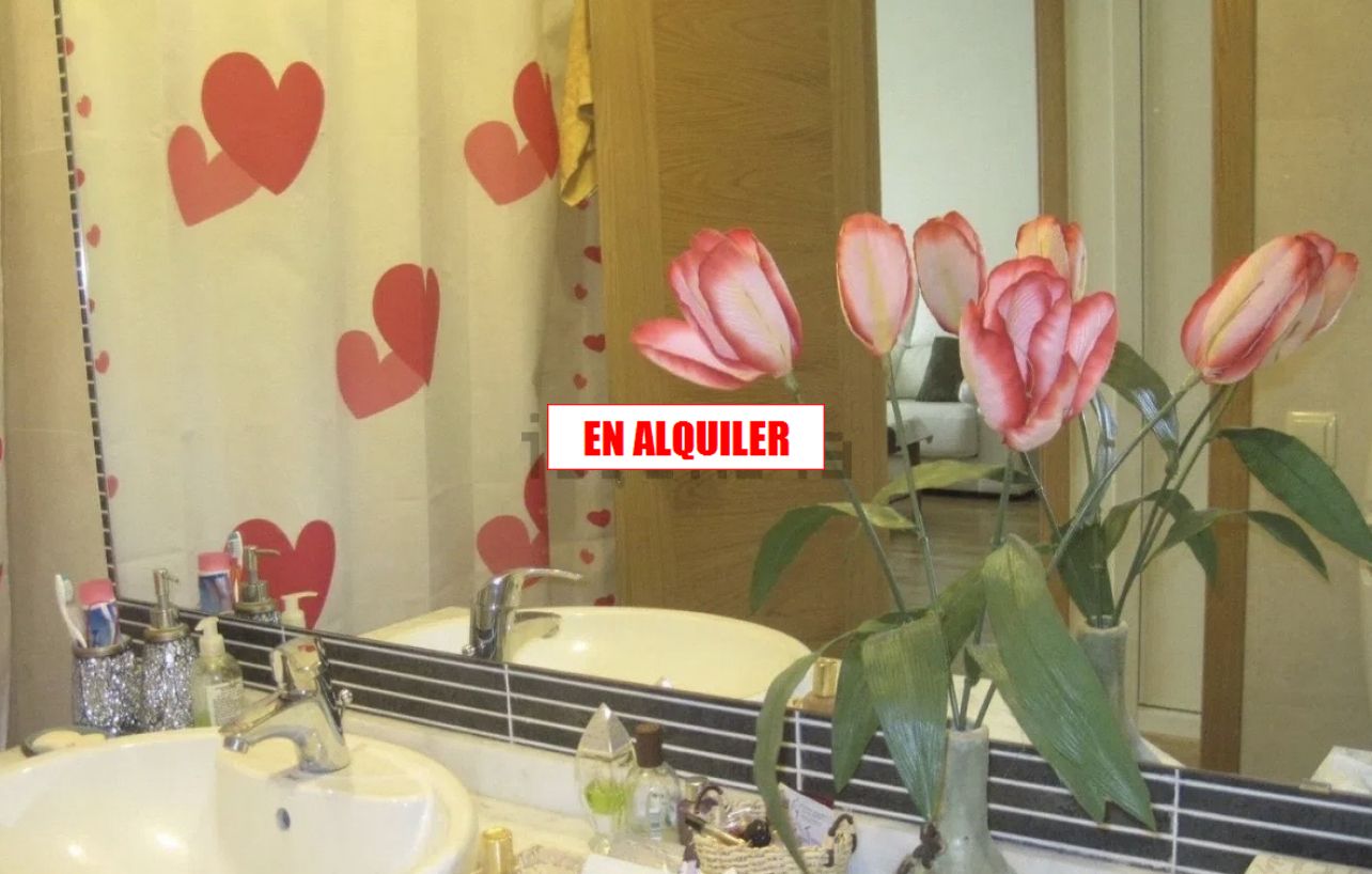 Baño de Piso de alquiler en Ciudad Real Capital con Aire acondicionado, Calefacción y Terraza