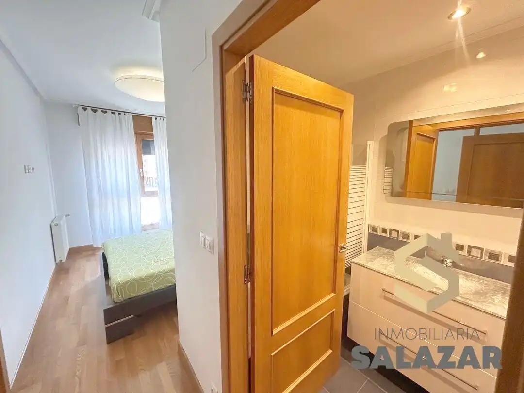 Bedroom of Flat for rent in Etxebarri  with Heating
