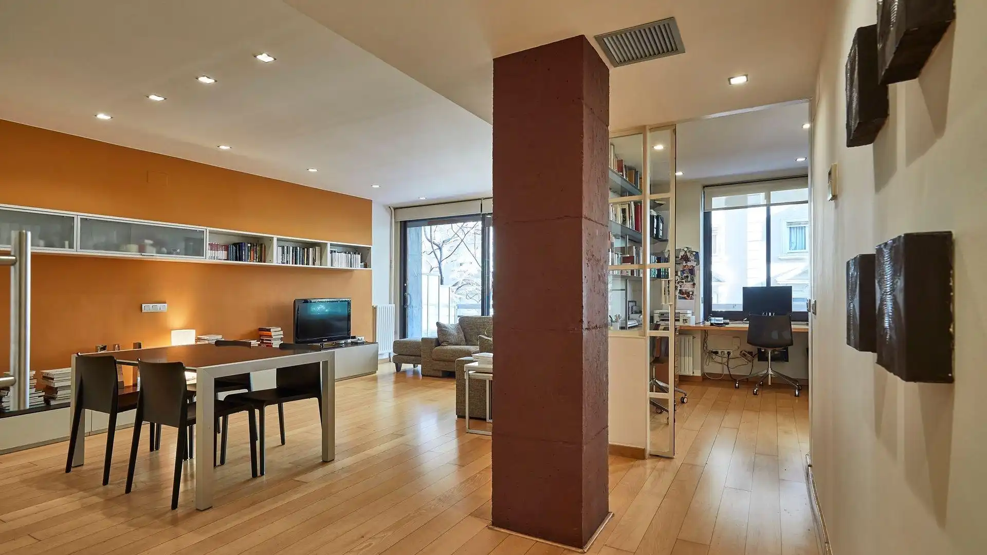 Living room of Flat for sale in  Barcelona Capital  with Air Conditioner, Terrace and Balcony