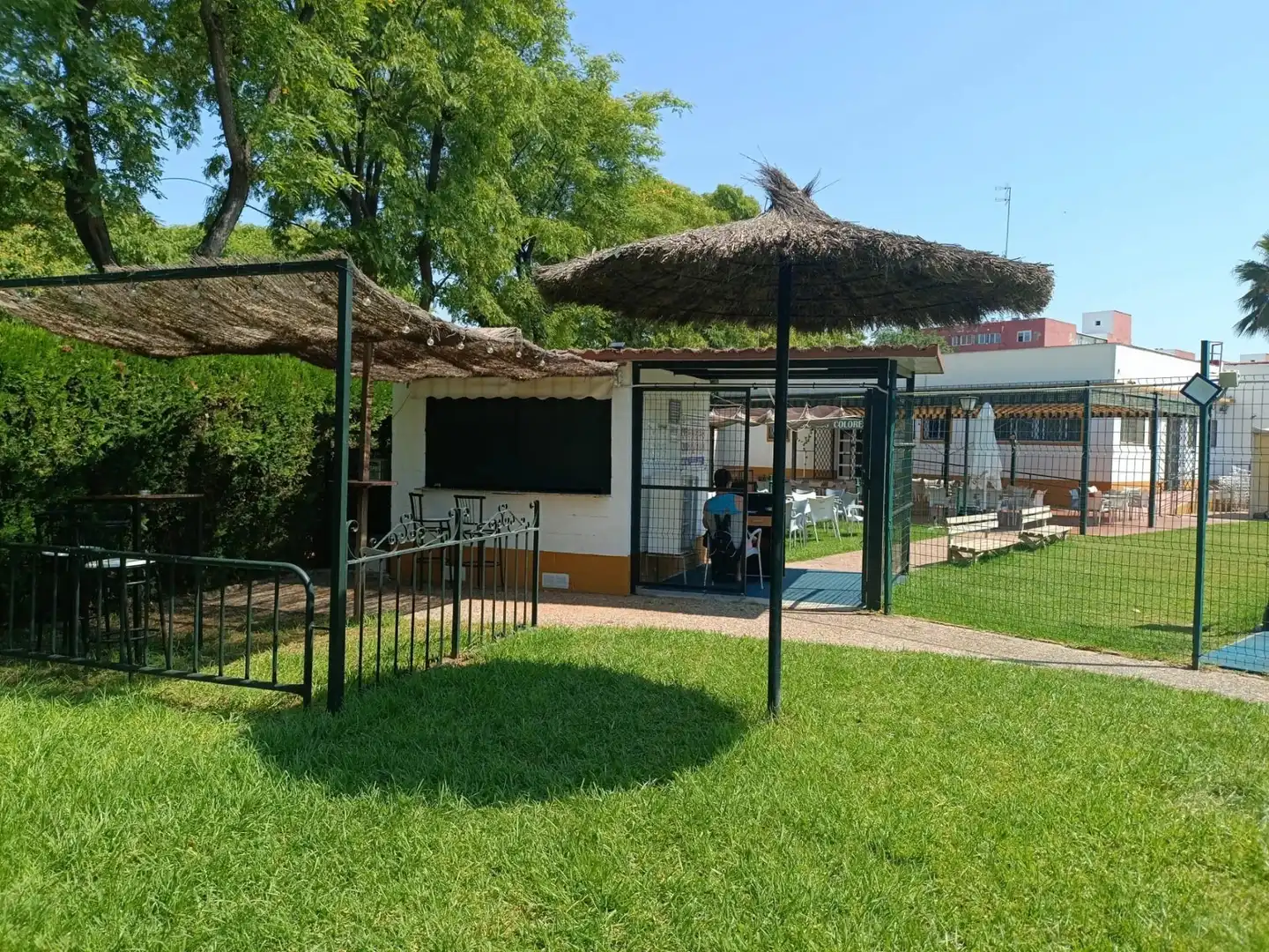 Casa adosada en venda en Sevilla amb Aire condicionat, Terrassa i Piscina comunitària
