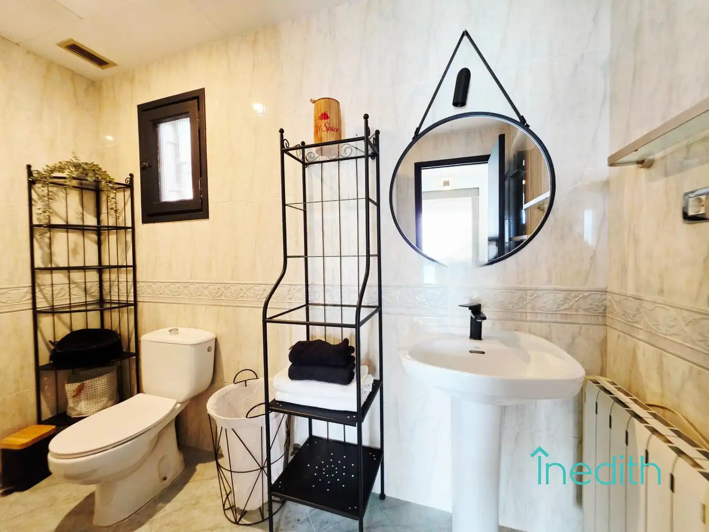 Bathroom of Houses for sale in Castelldefels  with Air Conditioner, Heating and Private garden