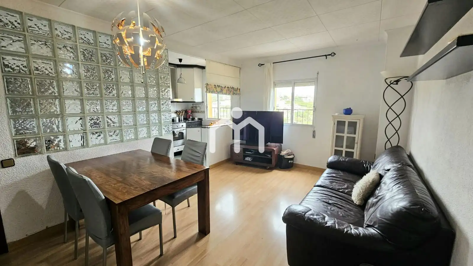 Wohnzimmer von Dachboden zum Verkauf in Montgat mit Klimaanlage und Heizung
