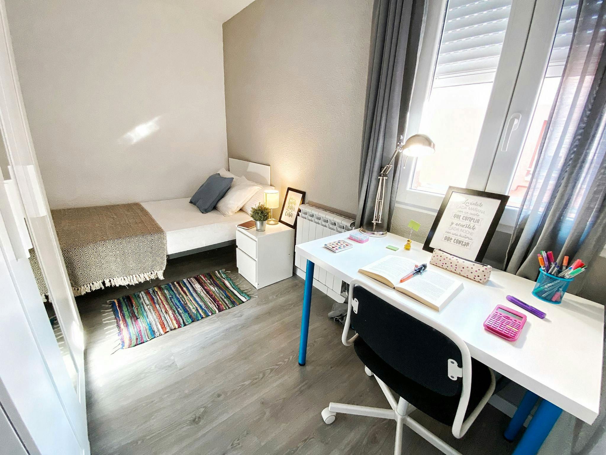 Dormitori de Pis de lloguer en  Madrid Capital amb Calefacció, Moblat i TV