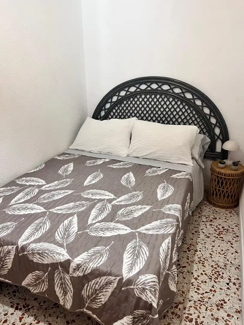 Dormitori de Pis de lloguer en Torrevieja amb Aire condicionat, Calefacció i Terrassa